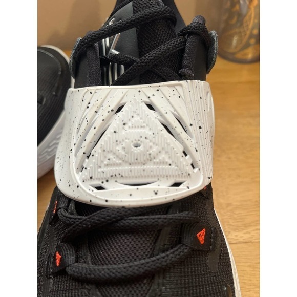 𝅺nike Kyrie Low 3 team size 9.5 - Picture 10 of 10